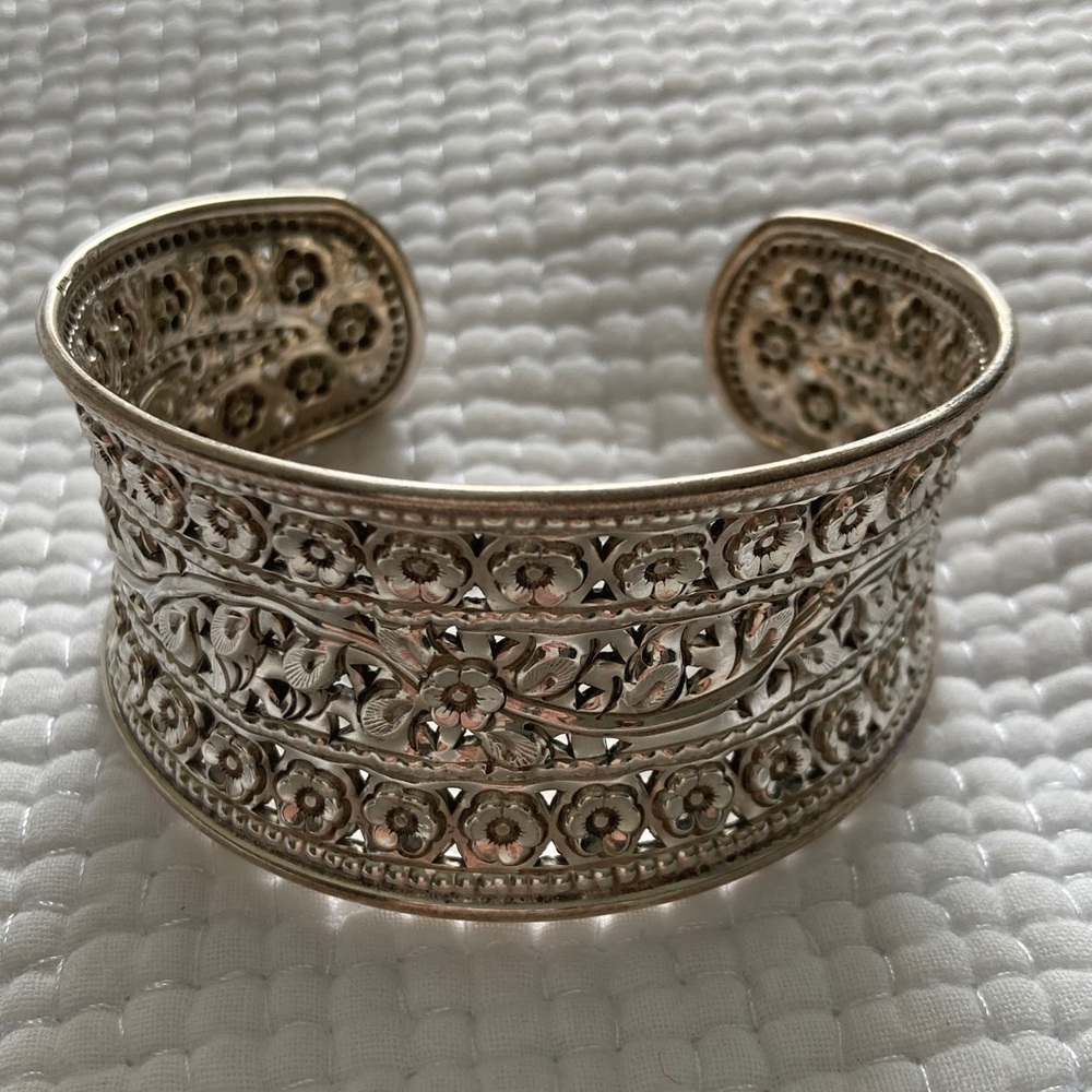 Elegant 925 Sterling Silver Pierced Floral Cuff Bracelet